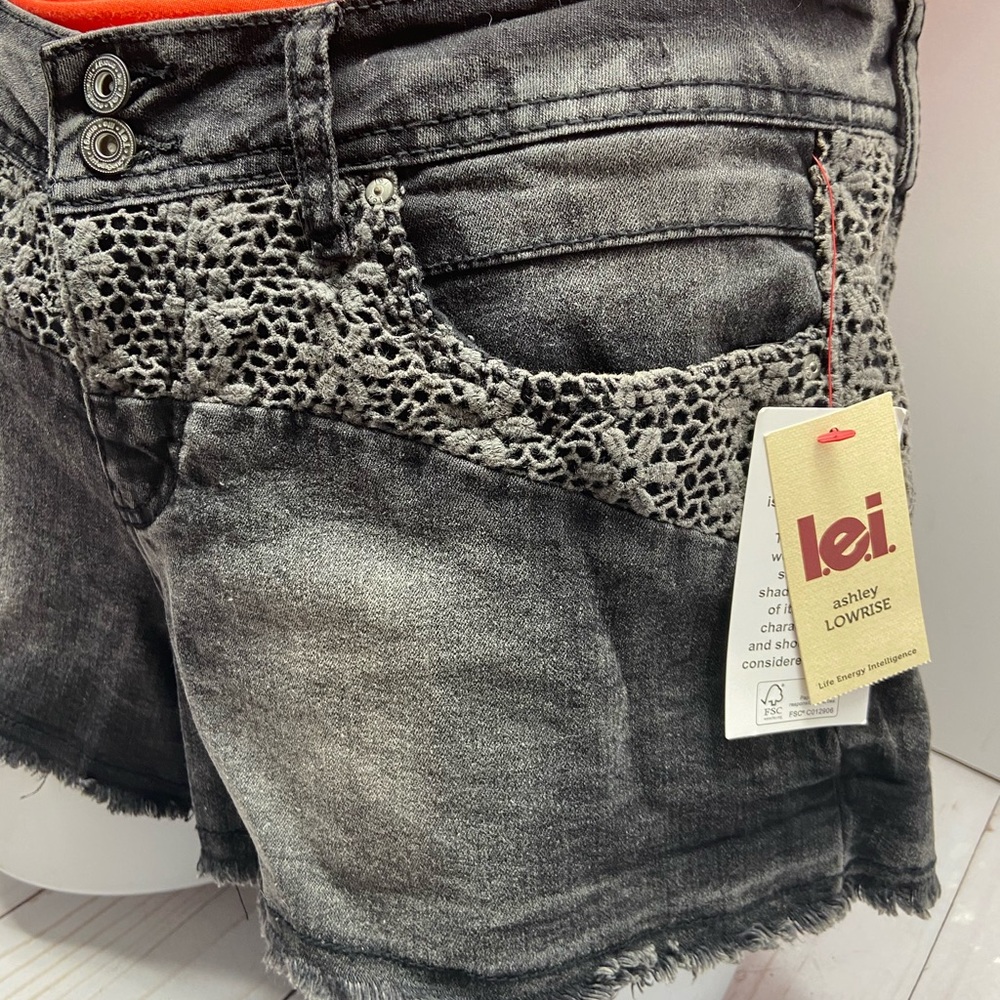 Lei gray/black shorts w/lace